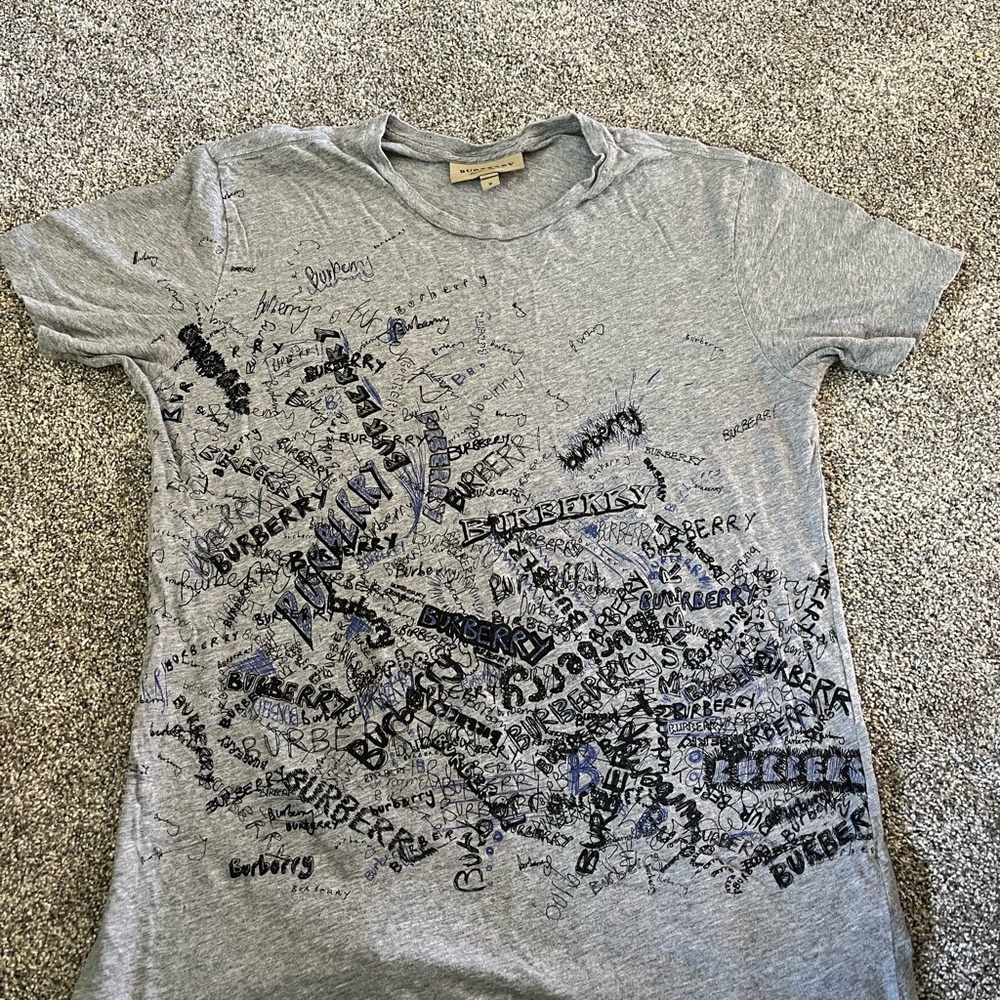 Burberry tshirt